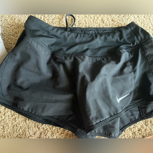 Lot of 8 pairs Nike Dri Fit shorts. I also threw in 3 Nike Dri fit tank tops XS - Picture 3 of 10